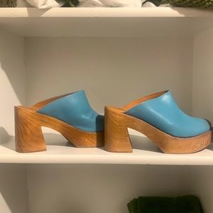 Free People Suki platform clogs size 9 but fit like 8.5